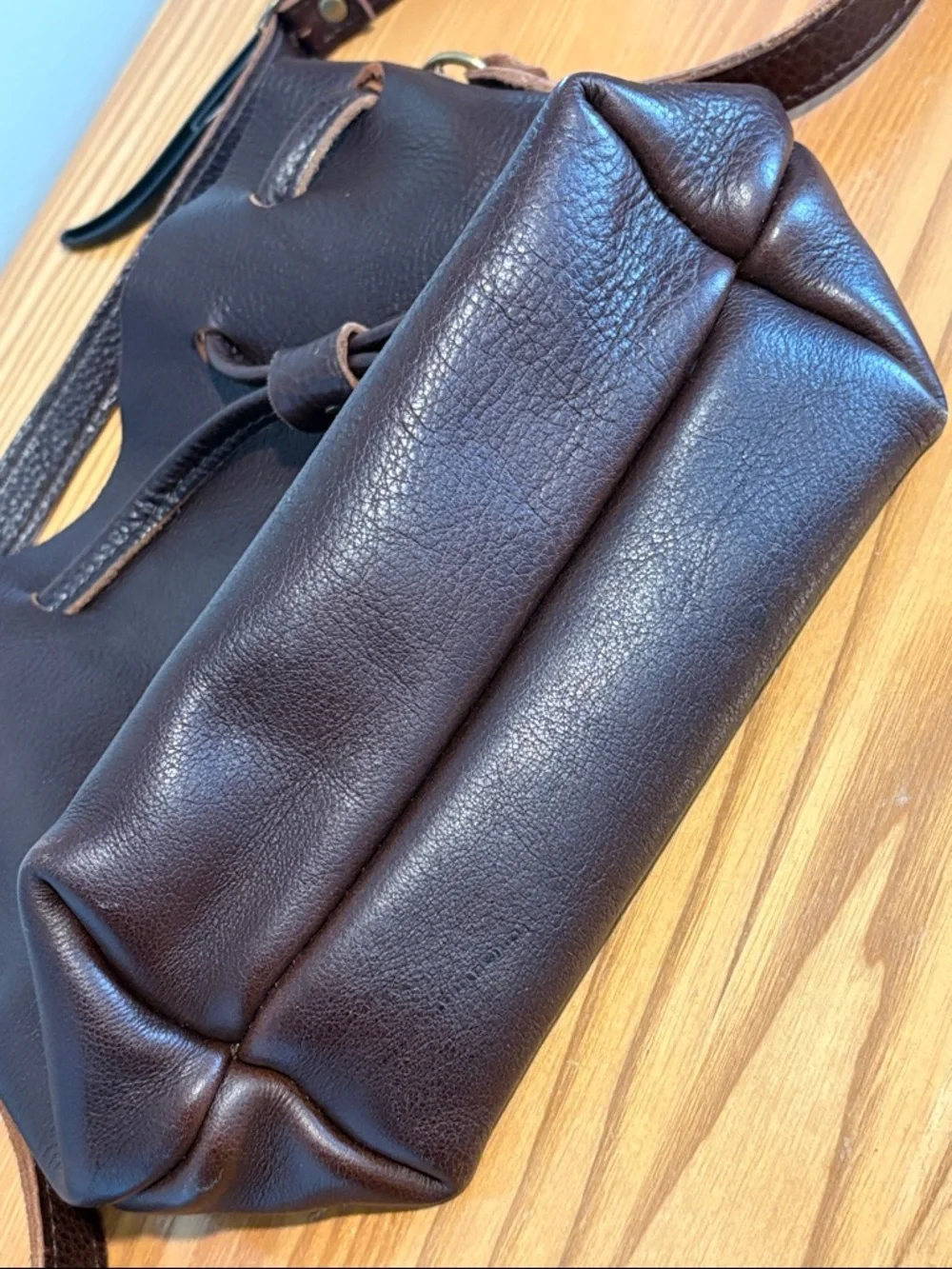 Portland Leather Goods “Almost Perfect” Drawstring Bucket Bag - Picture 5 of 7